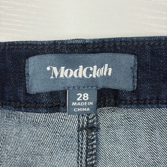 Modcloth The Grier '70s High Rise Wide Flared Leg Jeans Dark Washed Denim 28 - Picture 7 of 8